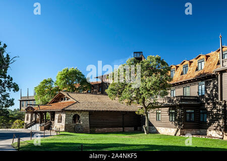 Historic El Tovar Hotel, Grand Canyon National Park, Arizona USA Stock Photo