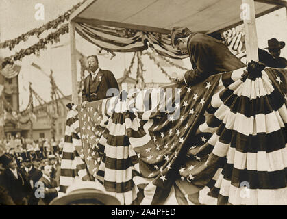 Theodore Roosevelt Standing on Platform during his Homecoming Reception after his trip Abroad, New York City, New York, USA, 1910 Stock Photo