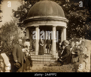 U.S. President Theodore Roosevelt Standing at Andrew Jackson's Tomb, the Hermitage, Nashville, Tennessee, USA, Photograph by H.O. Fuller, October 1907 Stock Photo