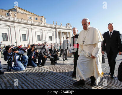 Vatican City, 16th October 2019. Pope Francis arrives to attend the weekly general audience in St. Peter's Square. © Riccardo De Luca Credit: Update Images/Alamy Live News Stock Photo