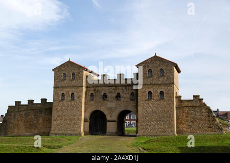 The reconstructed main gate of the Roman Fort (Arbeia) in South Shields, England. The site is part of the Frontiers of the Roman Empire UNESCO World H Stock Photo