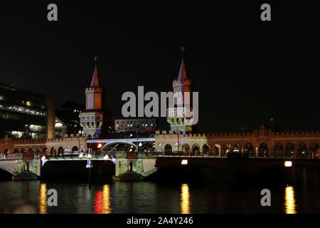 Berlin, Germany. 16th Oct, 2019. In Berlin, many buildings are illuminated spectacularly at the 'Festival of Lights' and at 'Berlin lights'. The photo shows Oberbaumbrücke in Berlin-Friedrichshain/Kreuzberg. (Photo by Simone Kuhlmey/Pacific Press) Credit: Pacific Press Agency/Alamy Live News Stock Photo