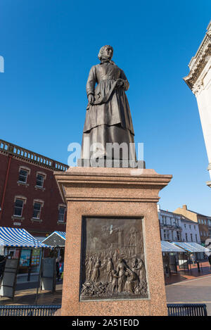 Large bronze statue of Dorothy Wyndlow Pattison also known as Sister Dora by Francis John Williamson in Walsall town centre in the West Midlands, UK Stock Photo