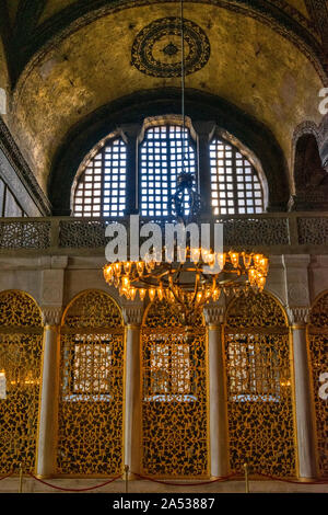 ISTANBUL TURKEY THE HAGIA SOPHIA INTERIOR GOLD COLOURED LATTICE WORK SCREEN AND AN ARCH WITH A LARGE WINDOW Stock Photo