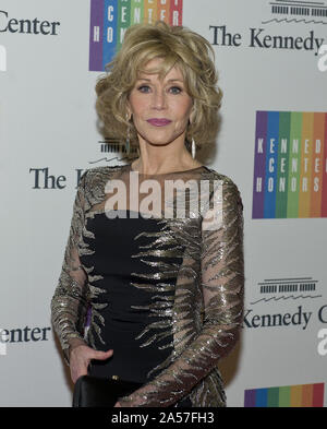 Washington, District of Columbia, USA. 6th Dec, 2014. Jane Fonda arrives for the formal Artist's Dinner honoring the recipients of the 2014 Kennedy Center Honors hosted by United States Secretary of State John F. Kerry at the U.S. Department of State in Washington, DC on Saturday, December 6, 2014. The 2014 honorees are: singer Al Green, actor and filmmaker Tom Hanks, ballerina Patricia McBride, singer-songwriter Sting, and comedienne Lily Tomlin Credit: Ron Sachs/CNP/ZUMA Wire/Alamy Live News Stock Photo