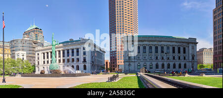 Cityscape with historic buildings and Public Square, Cleveland, Ohio, USA Stock Photo