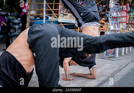 Black and White C-13, dancers of Hip Hop, Street art, Comuna 13, Medellín, Colombia Stock Photo