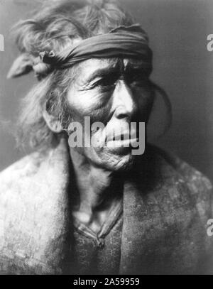 Edward S. Curits Native American Indians - Many Goats, head-and-shoulders portrait ca. 1904 Stock Photo