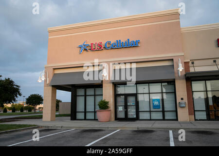 A logo sign outside of a . Cellular retail store location in Wilson,  North Carolina on September 14, 2019 Stock Photo - Alamy