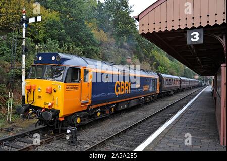 Class 50 diesel locomotive 50007 in the sidings at Kidderminster diesel ...