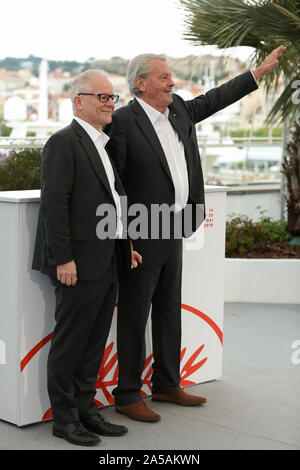 CANNES, FRANCE - MAY 19: Alain Delon and Thierry Fremaux attend the Palme d'Or d'Honneur photocall during the 72nd Cannes Film Festival (Credit: Mickael Chavet/Daybreak) Stock Photo
