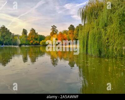 The Cismigiu Garden (Parcul Cismigiu) is one of the largest and most beautiful public parks in Bucharest. Stock Photo