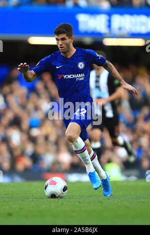 LONDON, ENGLAND. OCTOBER 19TH Chelsea's Christian Pulisic during the Premier League match between Chelsea and Newcastle United at Stamford Bridge, London on Saturday 19th October 2019. (Credit: Leila Coker | MI News) Photograph may only be used for newspaper and/or magazine editorial purposes, license required for commercial use Credit: MI News & Sport /Alamy Live News Stock Photo