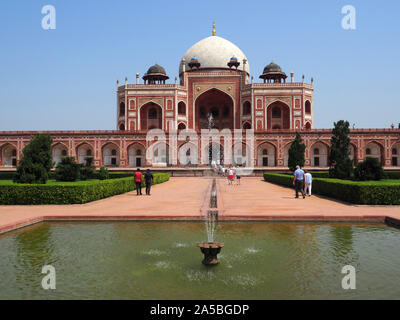 The Humayun's Tomb complex in Delhi, India. A Mughal period built in the 1560's by Emperor Akbar Stock Photo