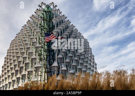 The US Embassy in London, with the stars and stripes American flag flying, opened to the public 3pm 16 January 2018. Nine Elms, Battersea, London. Stock Photo