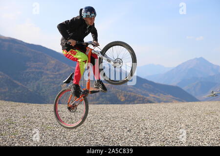 first downhill mountain bike
