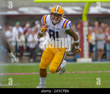 LSU tight end Thaddeus Moss (81) catches a deep pass against Georgia ...