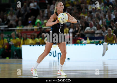 Sydney, Australia. 20th October 2019; Qudos Bank Arena, Sydney, New South Wales, Australia; Constellation Cup Womens Netball, Australia Diamonds versus New Zealand Silver Ferns; Laura Langman of New Zealand passes the ball - Editorial Use Credit: Action Plus Sports Images/Alamy Live News Stock Photo