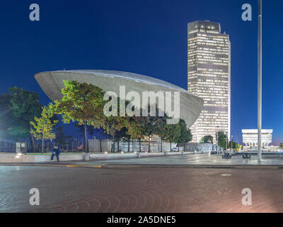 Albany, New York - Oct 15, 2019: Night View The Egg, a Performing Arts Venue. It was Designed by Harrison & Abramovitz as Part of the Empire State Pla Stock Photo