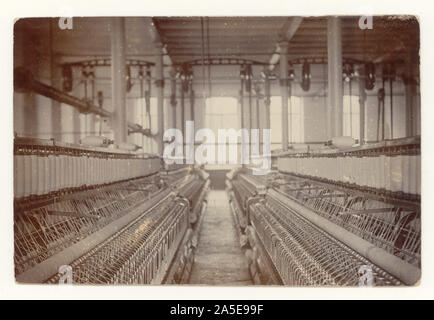 Early 1900's photo of interior of Swan Lane Mill, cotton Mill, showing spinning mules, Bolton, Lancashire, U.K. circa 1910