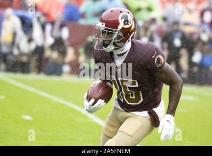 Landover, Maryland, USA. 20th Oct, 2019. Washington Redskins wide receiver Steven Sims, Jr. (15) runs back the opening kick-off against the San Francisco 49ers at FedEx Field in Landover, Maryland on Sunday, October 20, 2018. The 49ers won the game 9 - 0 Credit: Ron Sachs/CNP/ZUMA Wire/Alamy Live News Stock Photo