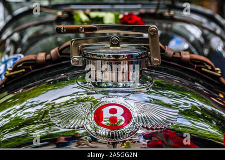 BADEN BADEN, GERMANY - JULY 2019: logo of black BENTLEY SPEED SIX cabrio 1926, oldtimer meeting in Kurpark. Stock Photo