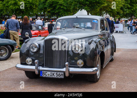 BADEN BADEN, GERMANY - JULY 2019: black silver Crewe Rolls-Royce BENTLEY CONTINENTAL S1 S2 coupe oldtimer meeting in Kurpark. Stock Photo