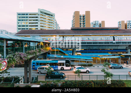 Singapore-24 MAY 2018: Singapore Elevated mrt railway line and station Stock Photo