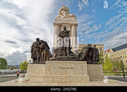 Budapest, Hungary. 16th August, 2019. The Tisza Istvan statue near the Hungarian Parliament in Budapest, Hungary. Stock Photo