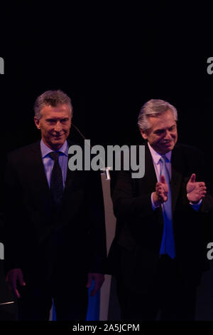 Buenos Aires, Argentina. 20th Oct, 2019. Argentine President Mauricio Macri, who is running for reelection with the &quot;Juntor Por el Cambio&quot; party, has left and rival candidate Alberto Fernandez the &quot;Frente de Tod Todos&quot;ty duriduring his participation in the &quot;Argna Dna Debate 2019&quot; debate in Buenores, Argentientina, Sunday, October 20, 2019. Argentina will hold its prential election on October 2er 27 Credit: Mario De Fina/FotoArena/Alamy Live News Stock Photo