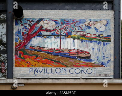 AJAXNETPHOTO. 2019. PORT MARLY, FRANCE. - PAVILLON COROT - MOSAIC TILE IMAGE BY L. GAUTHIER ENTITLED 'PAVILLON COROT' BASED ON ART WORK BY THE 19TH CENTURY FAUVIST ARTIST MAURICE DE VLAMINCK - PART OF VLAMINCK SIGNATURE CAN BE SEEN ON THE MOSAIC BOTTOM RIGHT OF THE IMAGE - DECORATES THE FRONT OF THE BUILDING AND IS IN FULL PUBLIC VIEW.PHOTO:JONATHAN EASTLAND/AJAX REF:GX8 192609 572 Stock Photo