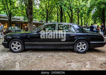 BADEN BADEN, GERMANY - JULY 2019: black BENTLEY ARNAGE, oldtimer meeting in Kurpark. Stock Photo