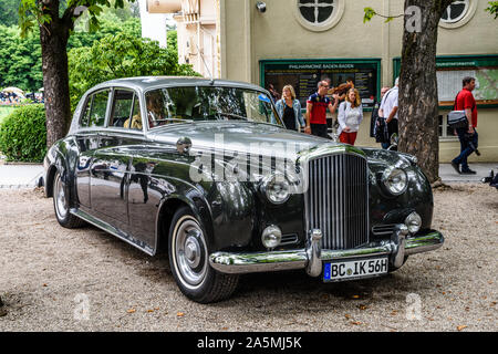 BADEN BADEN, GERMANY - JULY 2019: black silver Crewe Rolls-Royce BENTLEY CONTINENTAL S1 S2 coupe oldtimer meeting in Kurpark. Stock Photo