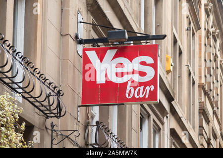 Yes Bar, Drury Street, Glasgow, Scotland, UK Stock Photo - Alamy