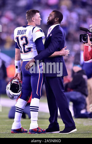 New England Patriots wide receiver Randy Moss awaits a pass during passing  camp at the Patriots football facility in Foxborough, Mass., Tuesday  morning, May 20, 2008. (AP Photo/Stephan Savoia Stock Photo - Alamy