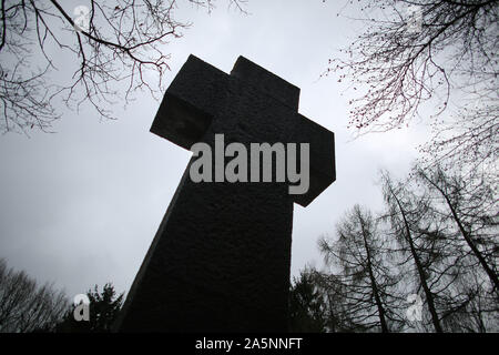 A cross is on 27.02.2015 in Vossenack near Hurtgenwald (North Rhine-Westphalia) on a military cemetery. In the Hurtgenwald in 1944/45, at the end of World War II, the Americans fought against the German Wehrmacht. Photo: Oliver Berg/dpa (to lnw-KORR: 'Hemingway in the Hurtgenwald - Great Schlaughs of the Army' on 18.03.2015) | usage worldwide Stock Photo