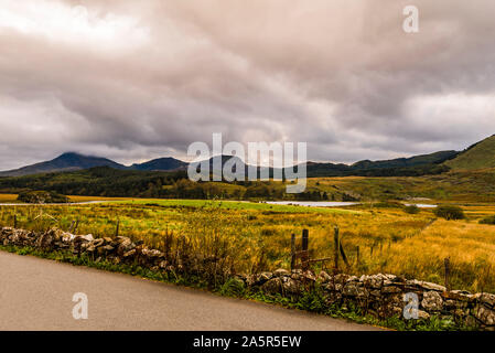 Llyn y Gader, opposite Mount Snowdon, Snowdonia National Park, North Wales, UK Stock Photo