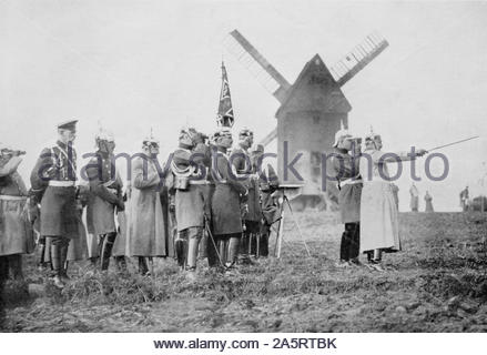 WW1 The Kaiser Wilhelm II, in the field directing his Generals, vintage photograph from 1914 Stock Photo