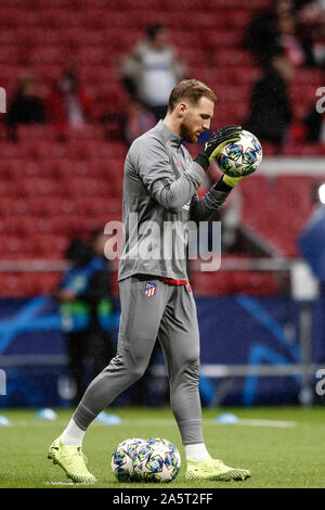 Wanda Metropolitano Stadium, Madrid, Spain. 22nd Oct, 2019. UEFA Champions League Football, Atletico de Madrid versus Bayer Leverkusen; Jan Oblak (Atletico de Madrid) Pre-match warm-up - Editorial Use Credit: Action Plus Sports/Alamy Live News Stock Photo