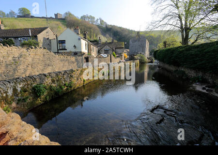 view-of-peakshole-wate-castleton-village-derbyshire-peak-district