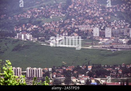 6th June 1993 During the Siege of Sarajevo: the view east-north-east from Hum Hill. On the right is the Koševo City Stadium and the large white building on the left is the children's hospital (Roditeljska kuća). Stock Photo