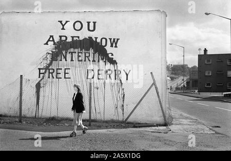 The Troubles 1970s Derry Northern Ireland Londonderry. 1979. You Are Now Entering Free Derry wall mural painted onto on gable end of house now destroyed. Know as Free Derry Corner, situated at the junction of Fahan Street & Rossville Street. 70s UK HOMER SYKES Stock Photo