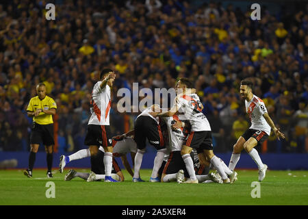 22nd October 2019; La Bombonera Stadium, Buenos Aires, Argentina; Libertadores Cup, Boca Juniors versus River Plate; Players of River Plate celebrate qualifying for the final after winning their game versus Boca Juniors - Editorial Use Stock Photo