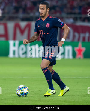 22 October 2019, Greece, Piräus: Soccer: Champions League, Olympiakos Piräus - Bayern Munich, Group stage, Group B, Matchday 3 at Georgios-Karaiskakis Stadium. Thiago of Munich plays the ball. Photo: Sven Hoppe/dpa Stock Photo