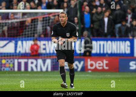 19th October 2019, The Valley, London, England; Sky Bet Championship, Charlton Athletic v Derby County :referee Stephan Martin Credit: Phil Westlake/News Images Stock Photo