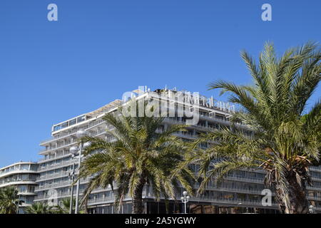 Le Meridien Hotel on Promenade des Anglais, Nice, South of France 2019.  Credit: Vuk Valcic / Alamy Stock Photo