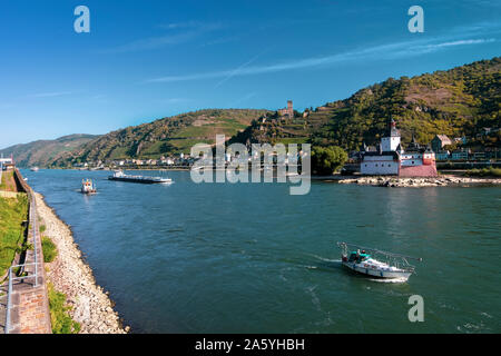 View of Pfalzgrafenstein Castle, known as the Pfalz, a famous toll castle on the Falkenau island and Gutenfels castle on the bank of the Rhine river, Stock Photo