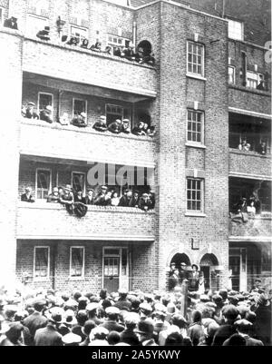 Hardship during Britain's Great Depression 1929-1936.  Scenes in Peckham, London, 1931, when a number of the poor banded together to resist eviction for non-payment of Council Rates. Stock Photo
