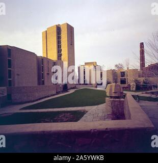 Yale University, Samuel F.B. Morse and Ezra Stiles Colleges, New Haven, Connecticut, 1958-62. Exterior designed by architect Eero Saarinen, 1910-1961 Stock Photo