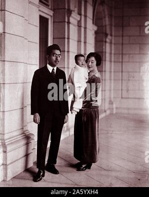 Photograph of Emperor Sh?wa (1901-1989) Emperor of Japan, also known as Hirohito, Empress K?jun and their daughter Shigeko Higashikuni (1925-1961). Dated 1928 Stock Photo